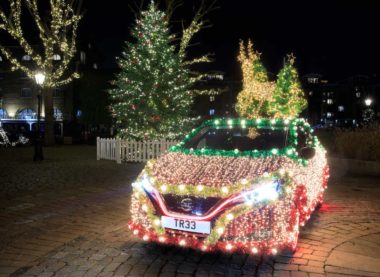 nissan-leaf-decoration-noel