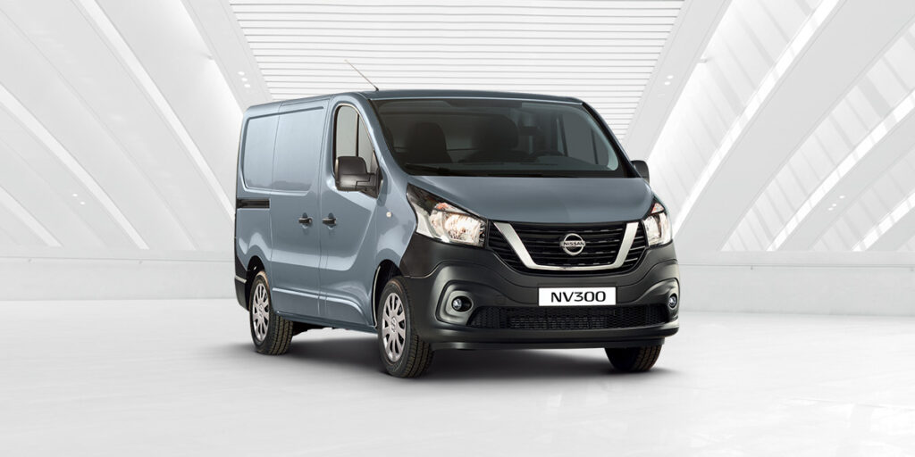 NISSAN NV 300
